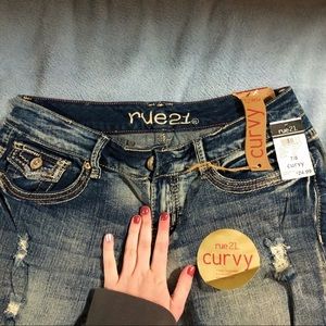 rue 21 cropped curvy jeans